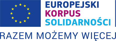 Logo Europejskiego Korpusu Solidarności przedstawiające flagę Unii Europejskiej, nazwę programu oraz motto: "Razem możemy więcej".