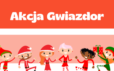 Plakat przedstawia sześć ilustrowanych postaci. Każda z nich jest szczupła i ma nieproporcjonalnie dużą głowę. Każda postać jest również szeroko uśmiechnięta i ubrana w strój bożonarodzeniowy nawiązujący do stroju Mikołaja lub ubrania elfów. Postacie są przedstawione dynamicznie - jedne są w biegu, inne podskakują, jeszcze inne stoją żywo gestykulując rękoma. Postacie są przedstawione na tle białych, czerwonych i łososiowych pasów. Prawa skrajna postać przebrana za elfkę podnosi do góry prawą nogę i ręce, w których trzyma świąteczny prezent. Na najszerszym pasie koloru czerwonego, stanowiącym tło dla postaci, biegnącym wszerz całego plakatu, napisano białą czcionką następujący tekst: Akcja Gwiazdor.