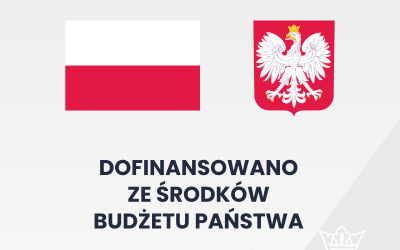 Baner stanowi część plakatu informującego o otrzymaniu dofinansowania przez Gminę Swarzędz. Zwraca uwagę flaga Polski i godło Rzeczypospolitej.
